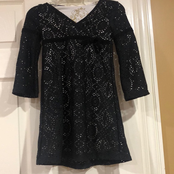 The children’s place black dress, size 5, good condition.